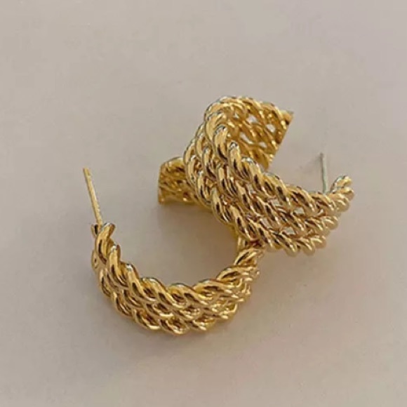 💫Insta three-layer twist stud earrings - Picture 3 of 4